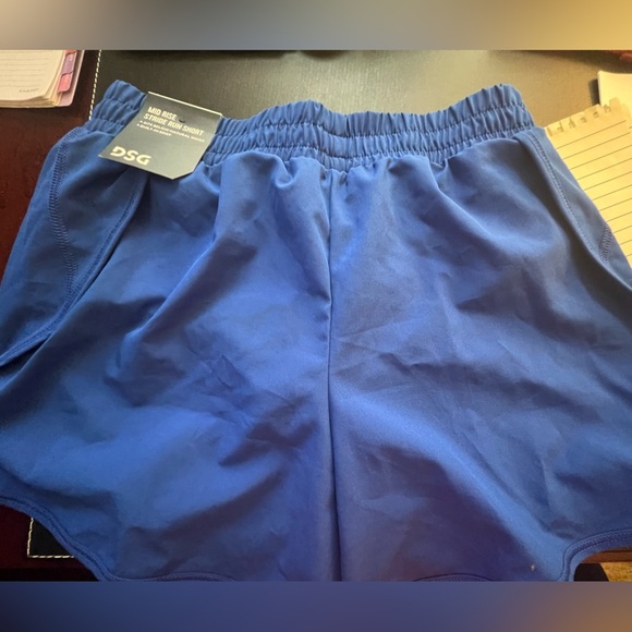 DSG (Dick’s sporting goods) Size M (10-12) MID RISE STRIDE RUN SHORTS. DARK BLUE - Picture 1 of 7